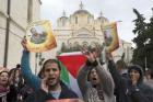 Protesters hold up signs depicting Issawi during a protests outside of Jerusalem's magistrates' court, February 19, 2013. (Reuters / Ronen Avulun)