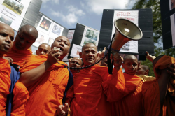 Buddhists are planning to protest against a visit to Myanmar by OIC